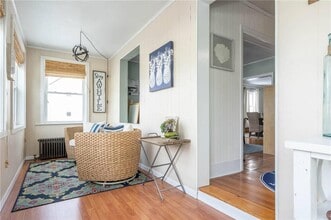 4 Vaughan Ave in Newport, RI - Building Photo - Building Photo