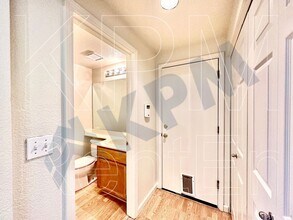 3059 Carousel Cir in Stockton, CA - Building Photo - Building Photo
