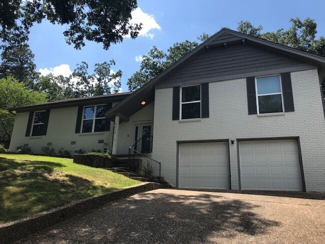 2404 Breckenridge Dr