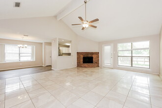922 Elliott Dr in Cedar Hill, TX - Building Photo - Building Photo