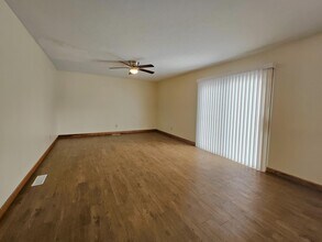 101 Andrew Ct E in London, OH - Building Photo - Building Photo