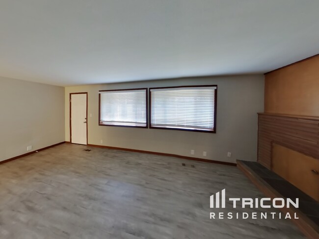 1828 Gossard St in Enumclaw, WA - Building Photo - Building Photo