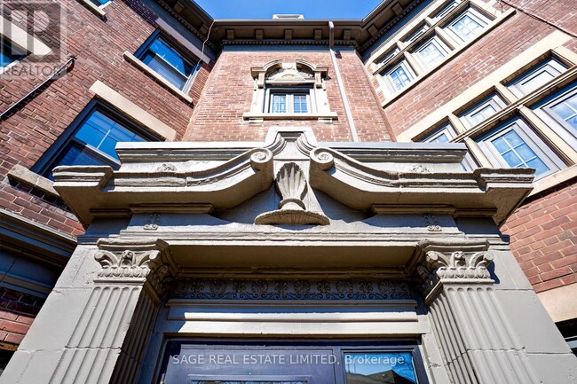 48 Lawton Blvd in Toronto, ON - Building Photo - Building Photo