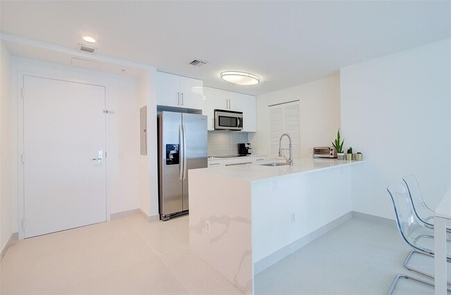 300 S Biscayne Blvd, Unit T-2104 in Miami, FL - Building Photo - Building Photo