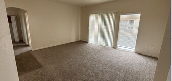 55 Frontage Rd, Unit Crestview Apartments in Pittsburg, CA - Building Photo