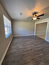 145 Becky St in Hinesville, GA - Foto de edificio - Building Photo