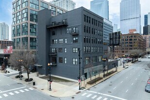 626 W Randolph St in Chicago, IL - Building Photo