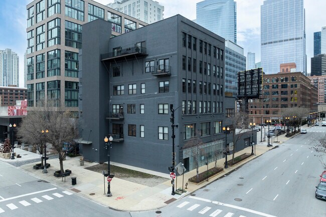 626 W Randolph St