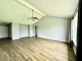 1338 Holbech Ln in Channelview, TX - Building Photo
