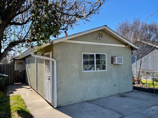 property at 526 N 5th Ave