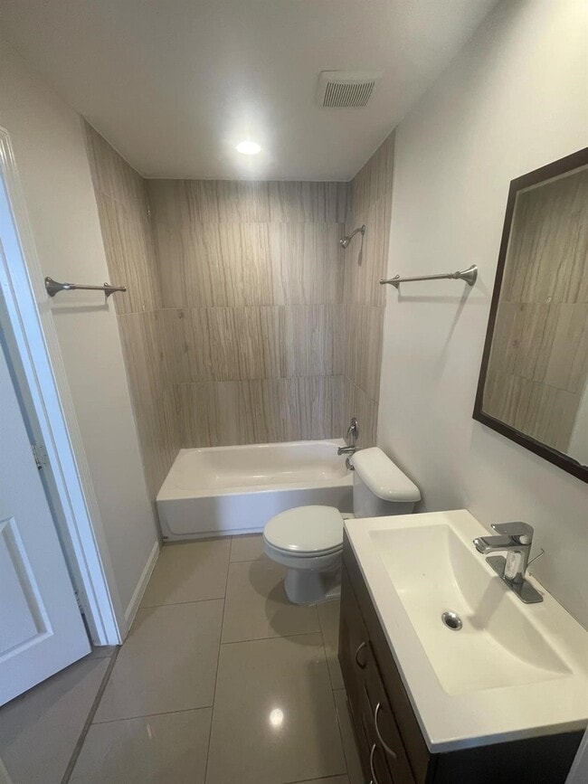 2101 Bernardo De Galvez Ave