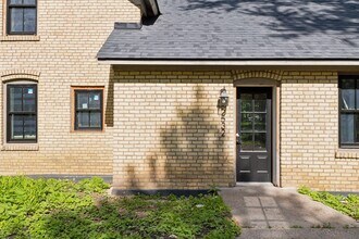 2532 Eitel Rd in Chaska, MN - Building Photo - Building Photo