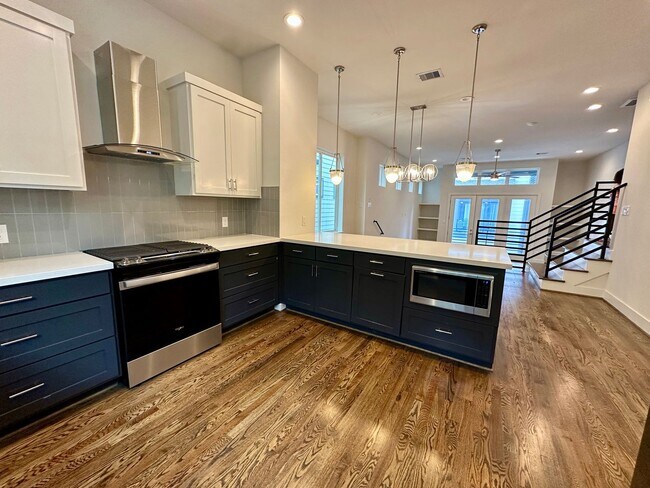 1537 W 24th St in Houston, TX - Foto de edificio - Building Photo