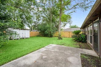 302 Foxtail Ct in League City, TX - Building Photo - Building Photo