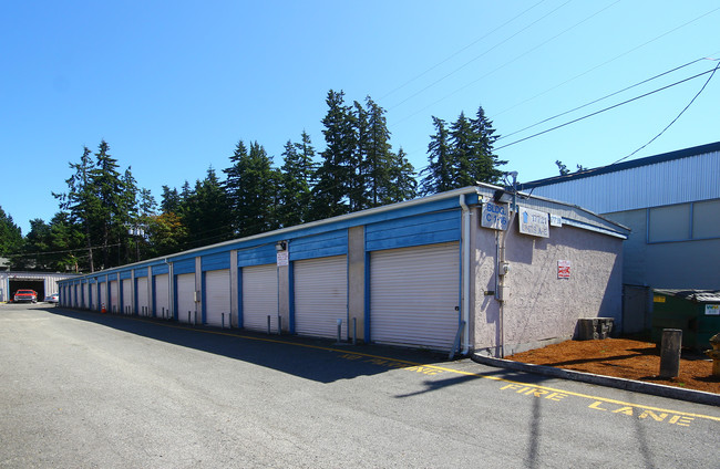 17727 Hwy. 99 in Lynnwood, WA - Building Photo - Building Photo