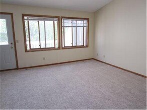 8909 Norway St NW in Coon Rapids, MN - Building Photo - Building Photo