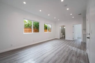 1350 Western Ave in Glendale, CA - Building Photo - Building Photo