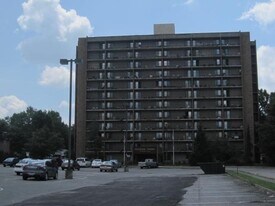 1 Kanawha Terrace in St. Albans, WV - Building Photo