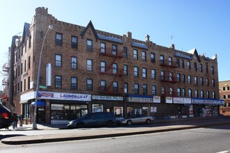 9207 195th Plz in Hollis, NY - Building Photo - Building Photo