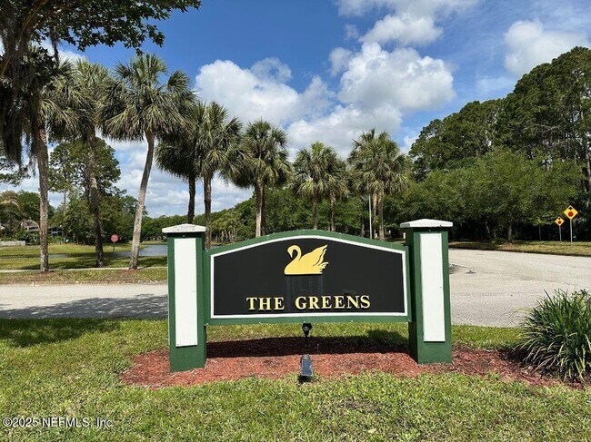 2038 St Martins Dr W in Jacksonville, FL - Building Photo - Building Photo