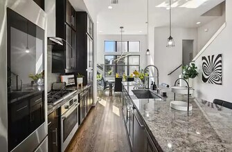 2830 Clay St in Houston, TX - Building Photo - Building Photo