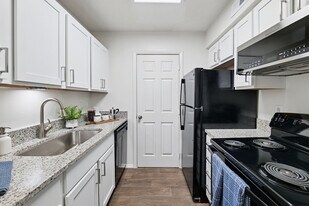 Vetra Quail Hollow in Charlotte, NC - Building Photo