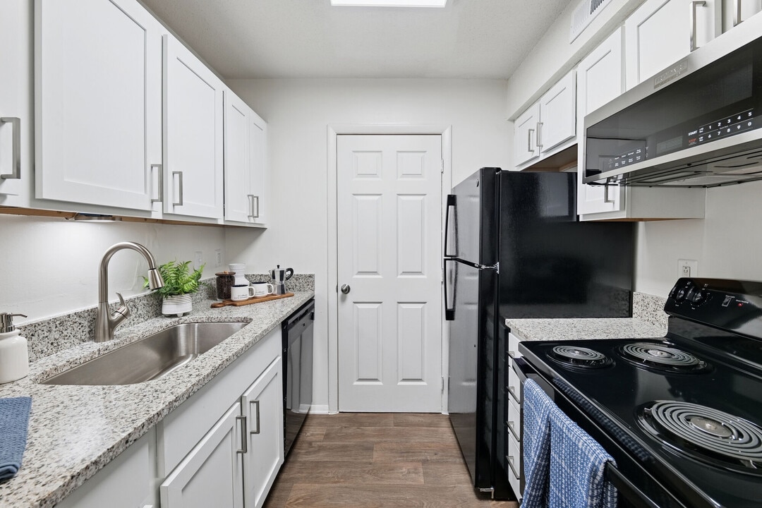 Vetra Quail Hollow in Charlotte, NC - Building Photo