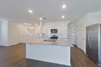 32129 Katelin Cir in Leesburg, FL - Foto de edificio - Building Photo