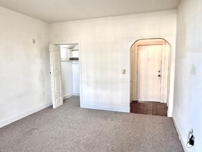 2818 Telegraph Ave, Unit 10 in Berkeley, CA - Building Photo - Building Photo