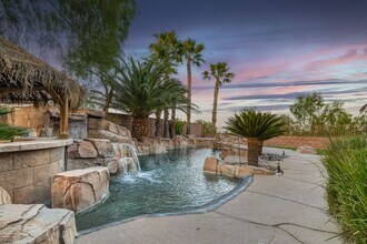 60 Chapman Heights St in Las Vegas, NV - Building Photo - Building Photo