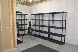 751 Mission Point Rd in Iowa City, IA - Building Photo - Building Photo