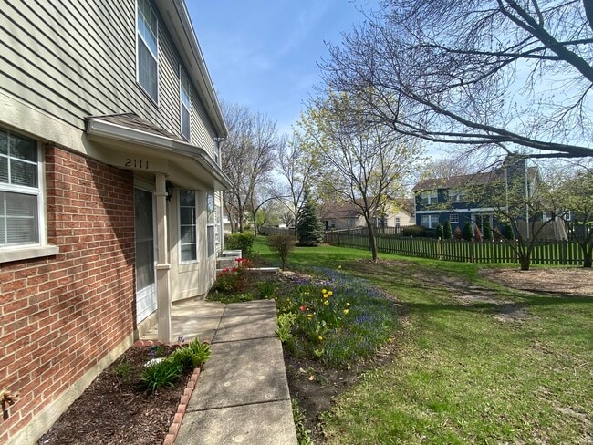 2111 Camden Ln in Hanover Park, IL - Building Photo - Building Photo