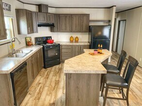 185 Lakeshore Ln in Bandera, TX - Building Photo - Building Photo