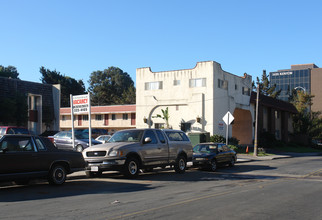 Villa Verde Apartments in San Diego, CA - Building Photo - Building Photo