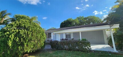 7808 SW 7th St in North Lauderdale, FL - Building Photo - Building Photo