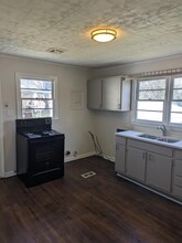 201 N Dilling St in Kings Mountain, NC - Foto de edificio - Building Photo