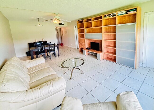 2900 N Palm Aire Dr in Pompano Beach, FL - Building Photo - Building Photo