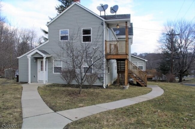 6 Cork Hill Rd in Franklin, NJ - Building Photo - Building Photo