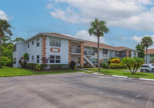 1217 S Lakes End Dr in Fort Pierce, FL - Building Photo - Building Photo