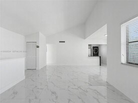 1001 NW 9th St Cir in Miami, FL - Building Photo