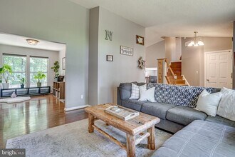 3484 Lacrosse Ct in Woodbridge, VA - Foto de edificio - Building Photo