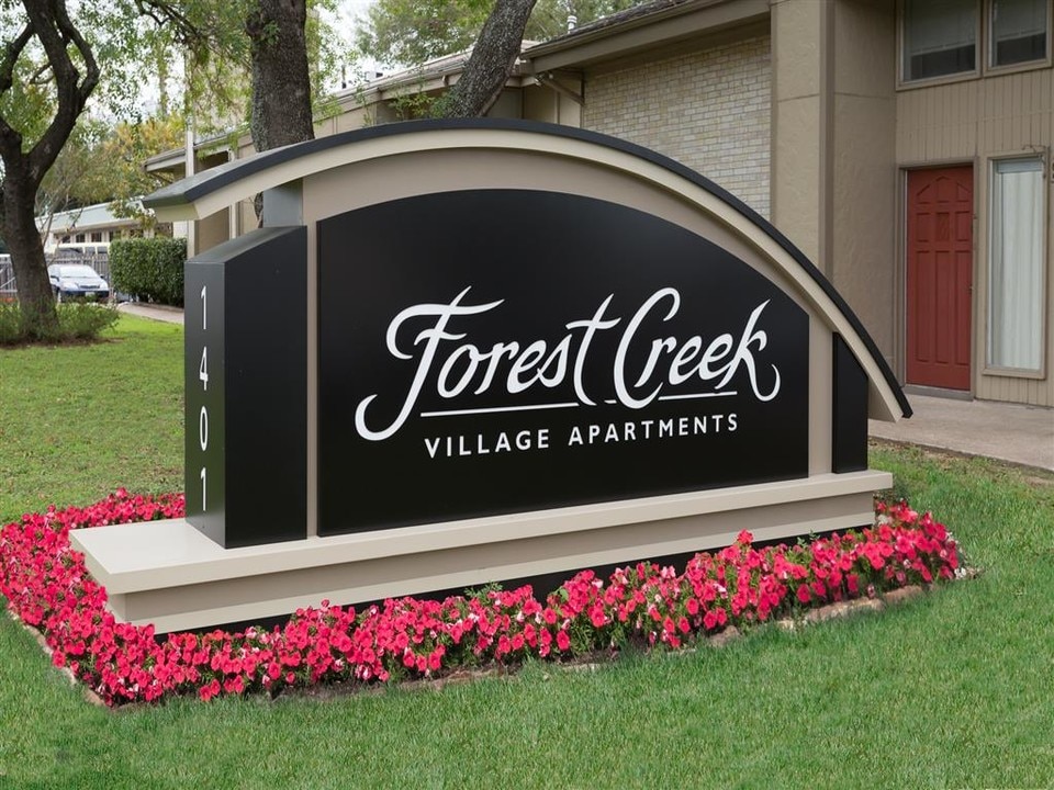 Forest Creek Apartments in Austin, TX - Building Photo