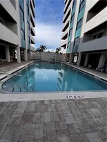 4803 Sunset Ct in Cape Coral, FL - Building Photo