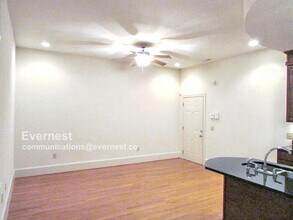 1301 W Main St in Richmond, VA - Foto de edificio - Building Photo