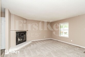 2112 Farthing Ct in Florissant, MO - Building Photo - Building Photo