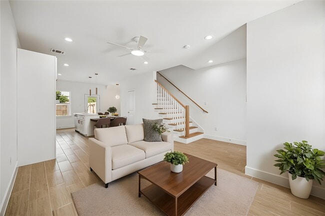 992 Marjorie St in Houston, TX - Building Photo - Building Photo