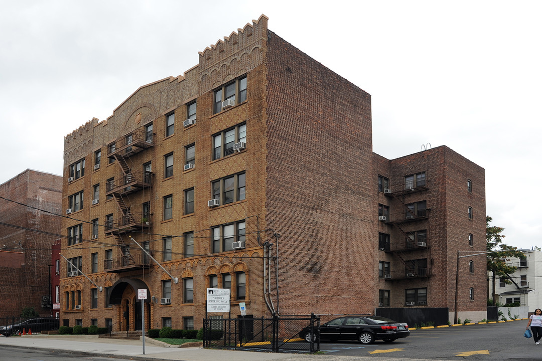 620 Pavonia Ave in Jersey City, NJ - Building Photo