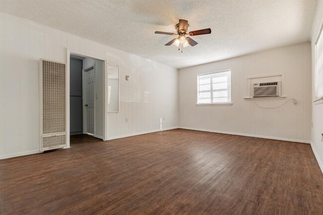 319 E Edwards St in Edmond, OK - Foto de edificio - Building Photo