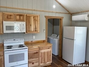 3795 Forest Trail Dr in Bandera, TX - Building Photo - Building Photo