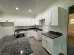 443 Lampion Ave S in Lehigh Acres, FL - Building Photo - Building Photo